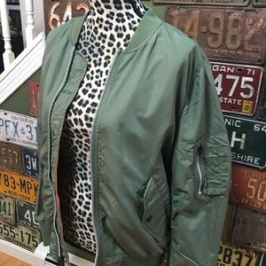 Alpha Industries MA-1 Flight Jacket Men’s Medium